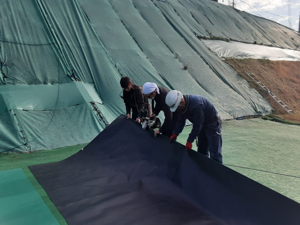 法面UVシート貼り工事