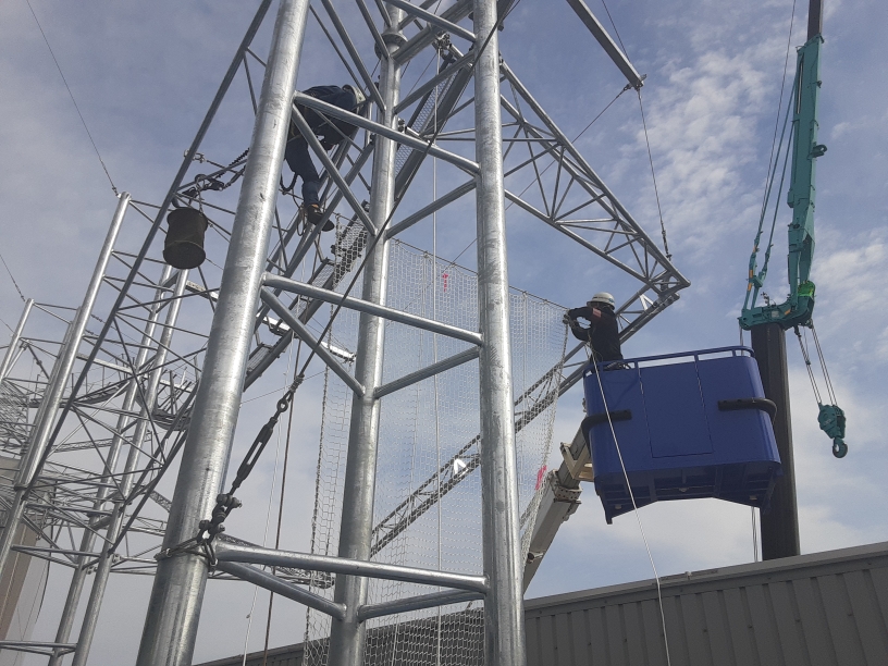 落下防止ネット設置工事