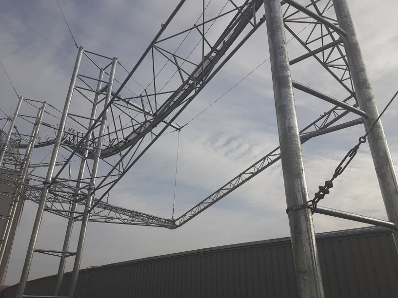 落下防止ネット設置工事