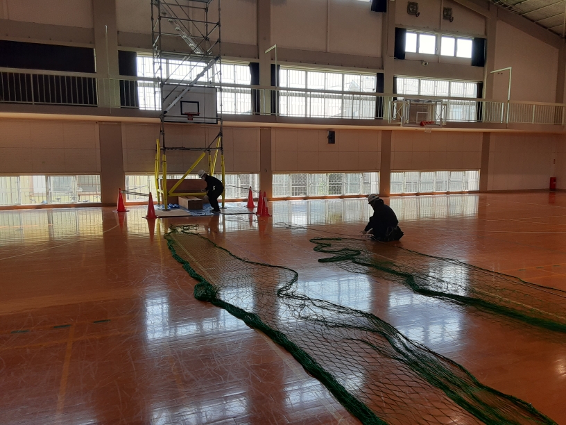 体育館仕切りネット設置工事