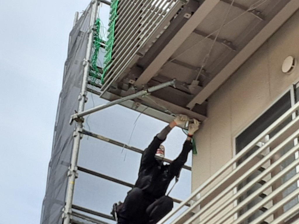 剥落防止ネット設置工事