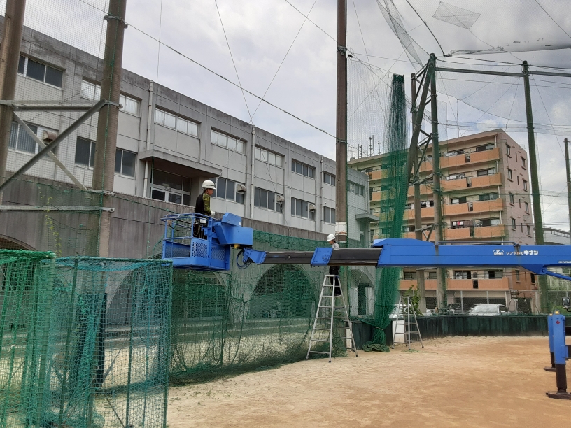 バックネット一部張替工事