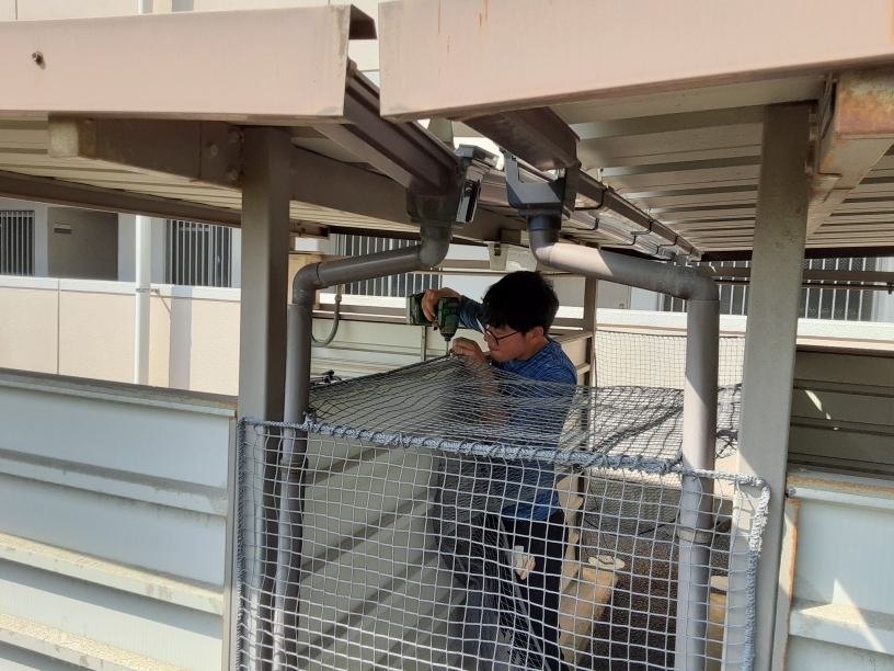 駐輪場ネット設置工事