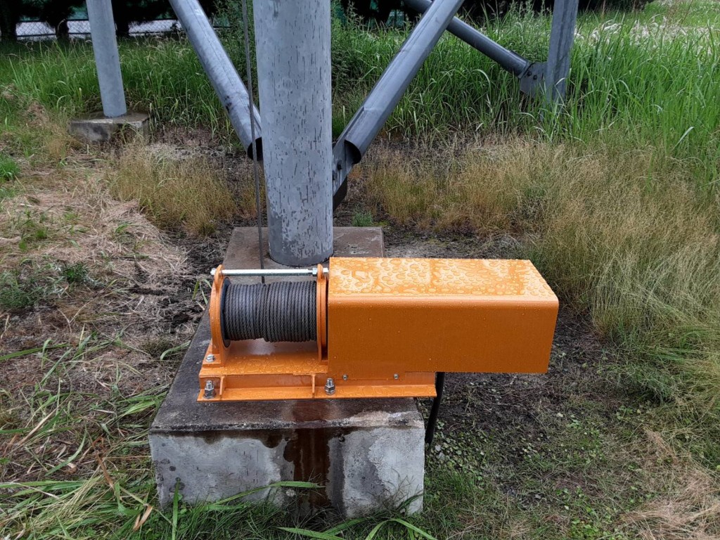 電動ウインチ交換工事