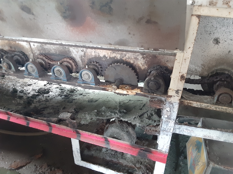 ボール洗浄機ブラシ交換工事