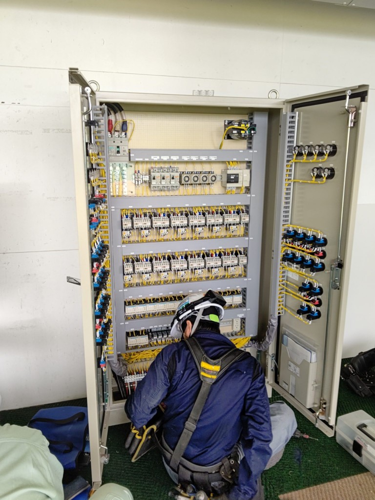 ウインチ制御盤入替工事