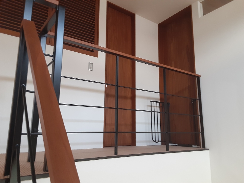 階段落下防止ネット設置工事