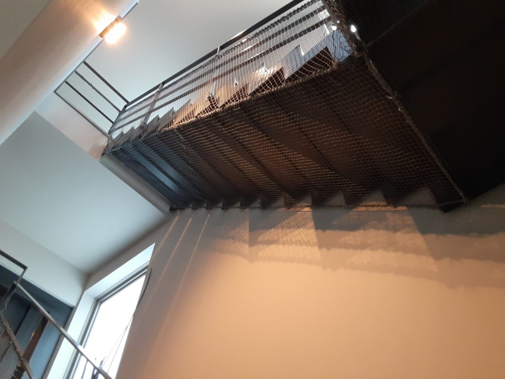 個人様宅落下防止ネット設置工事