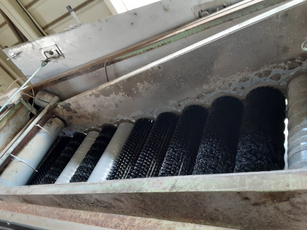 ボール洗浄機ブラシ交換工事