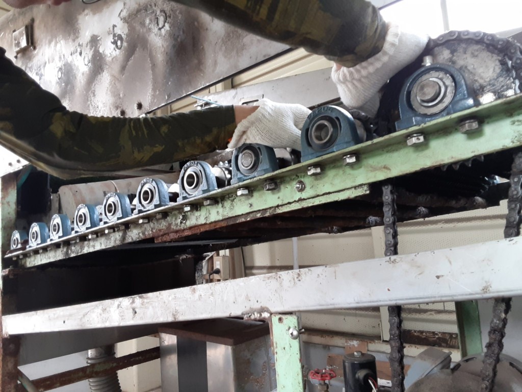 ボール洗浄機ブラシ交換工事