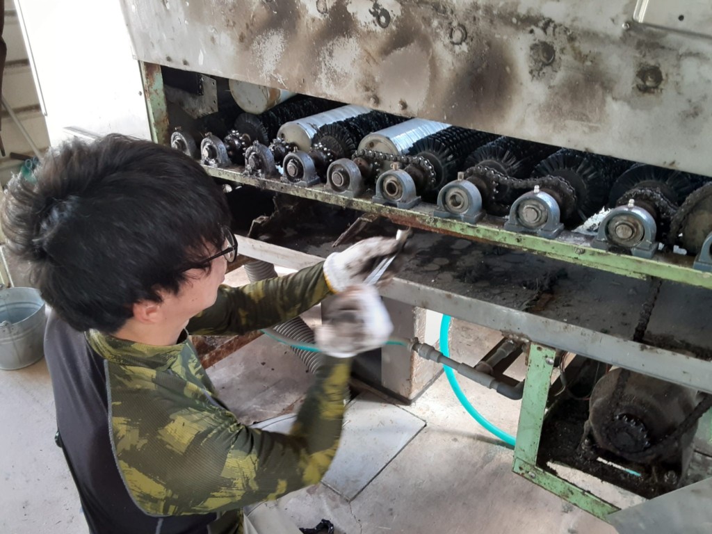 ボール洗浄機ブラシ交換工事