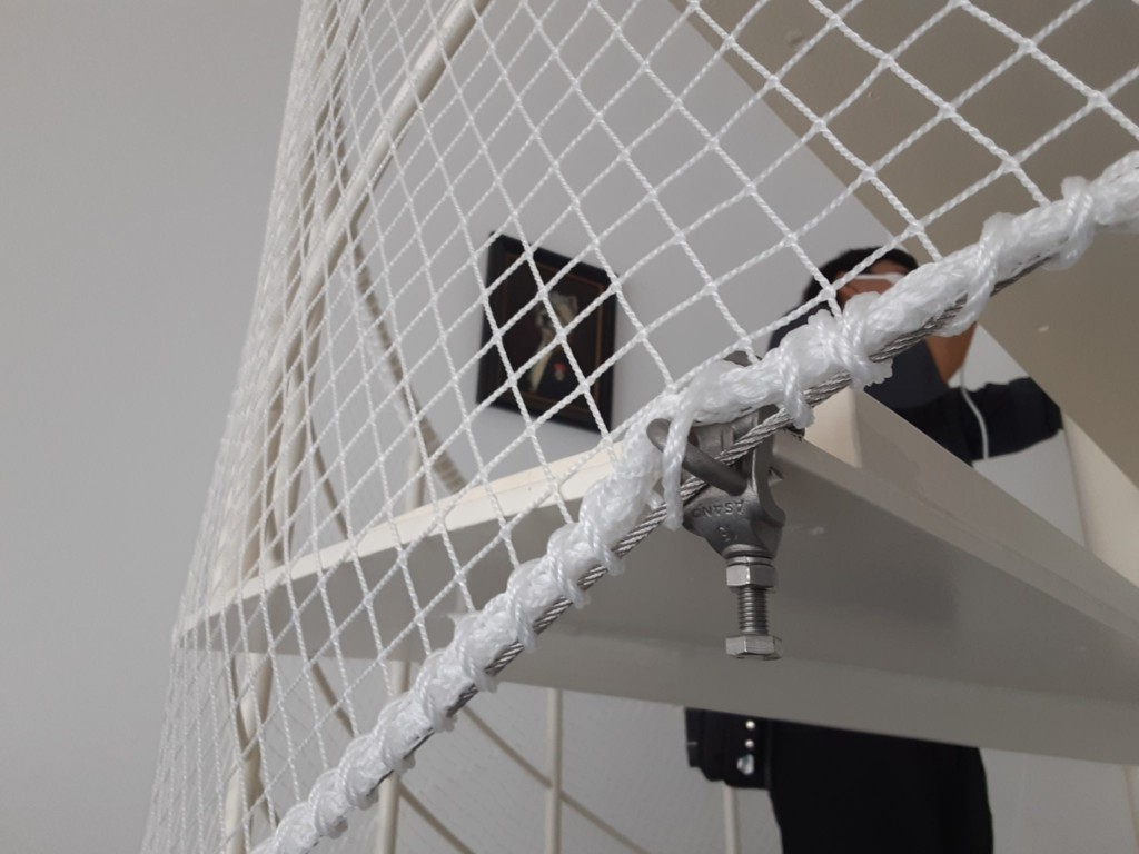 落下防止ネット設置工事