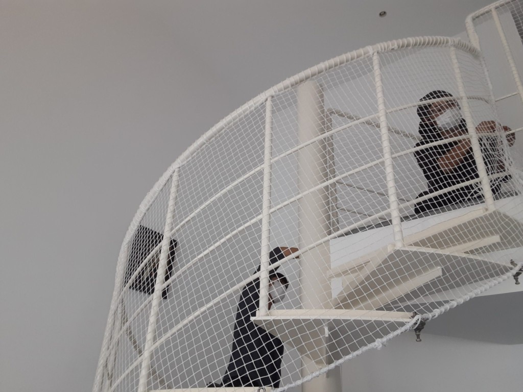 落下防止ネット設置工事