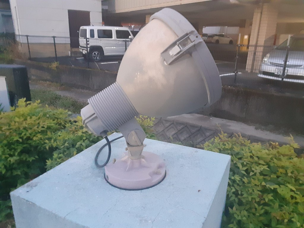 LED投光器交換工事