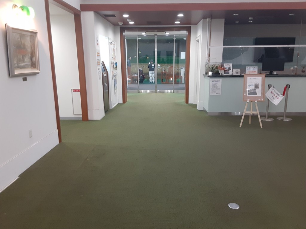 フロントタイルカーペット貼替工事