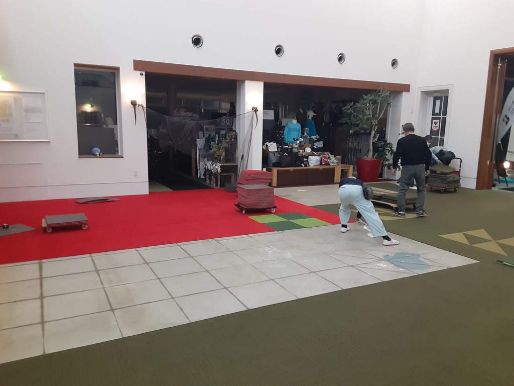 フロントタイルカーペット貼替工事