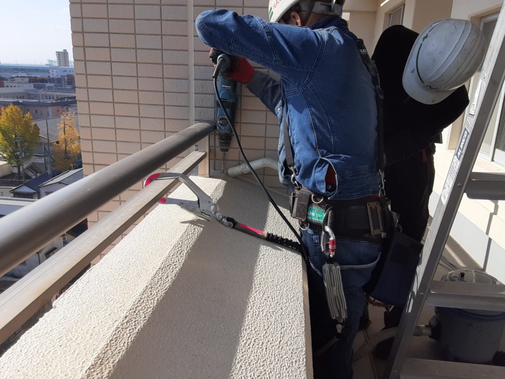 落下防止ネット設置工事