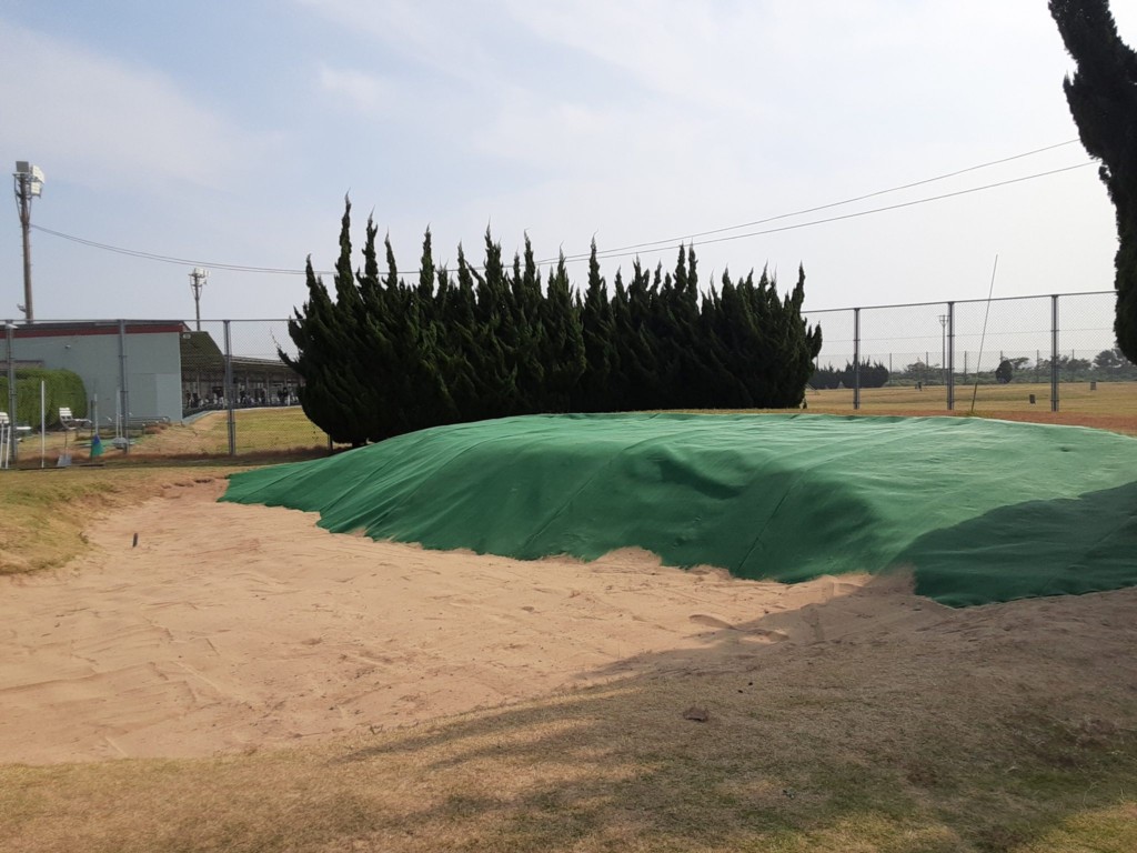 バンカー練習場人工芝工事