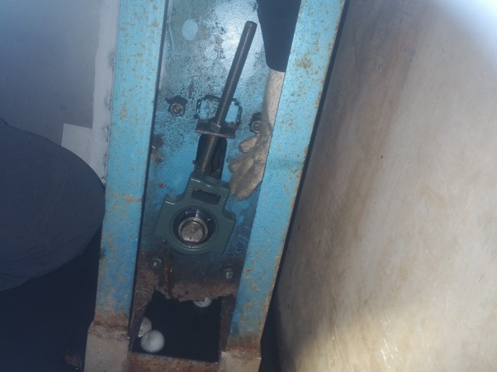 縦コンベアーベアリング交換工事