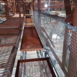 天井裏落下防止ネット設置工事