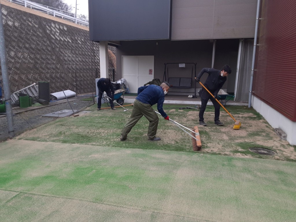 パター練習場人工芝貼り工事