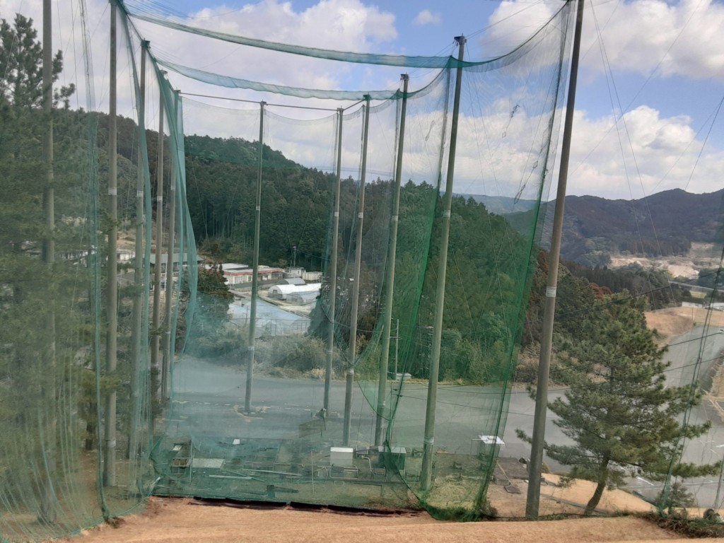 右サイドネット一部上張り工事