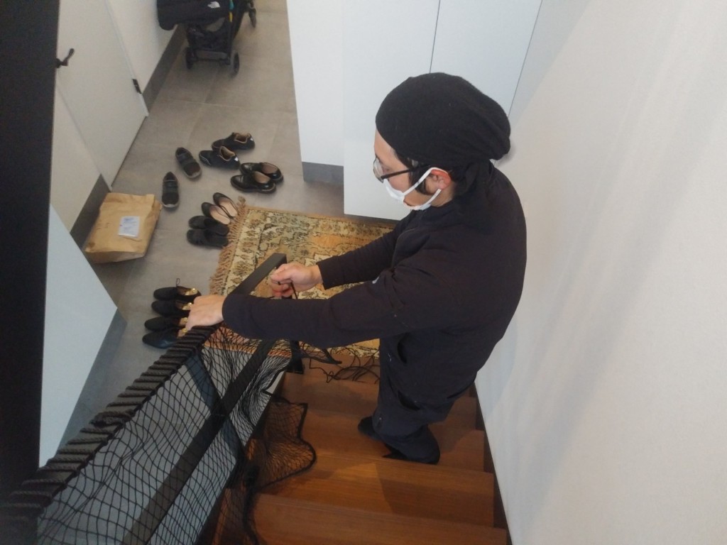 階段落下防止ネット設置工事