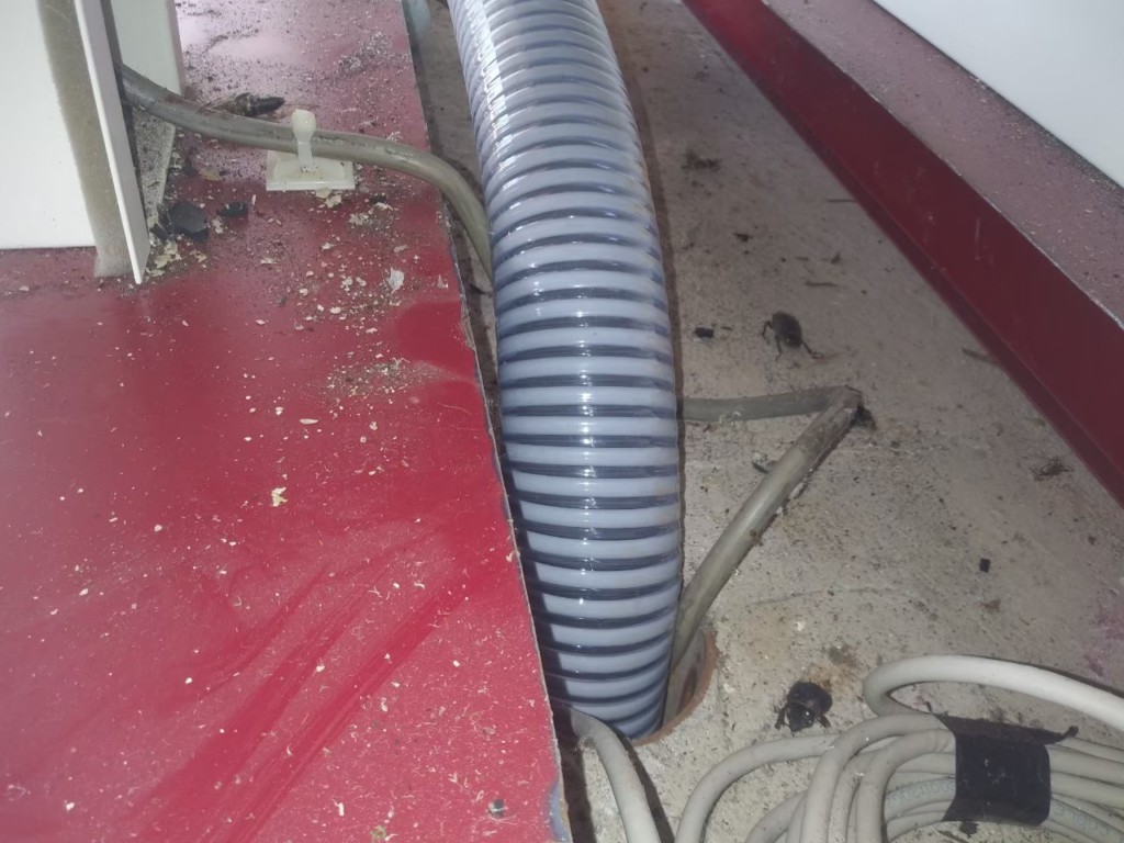 ボール貸出機送球ホース交換工事