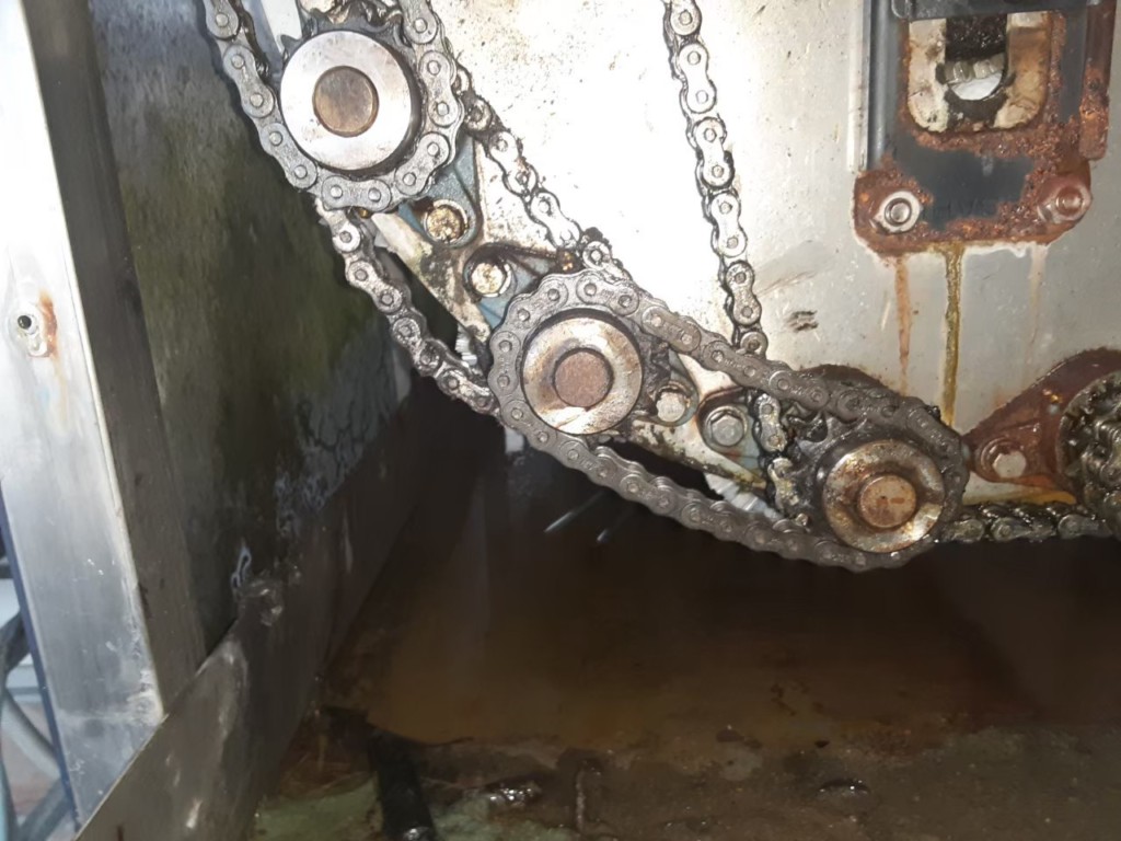 ボール洗浄機チェーン交換工事