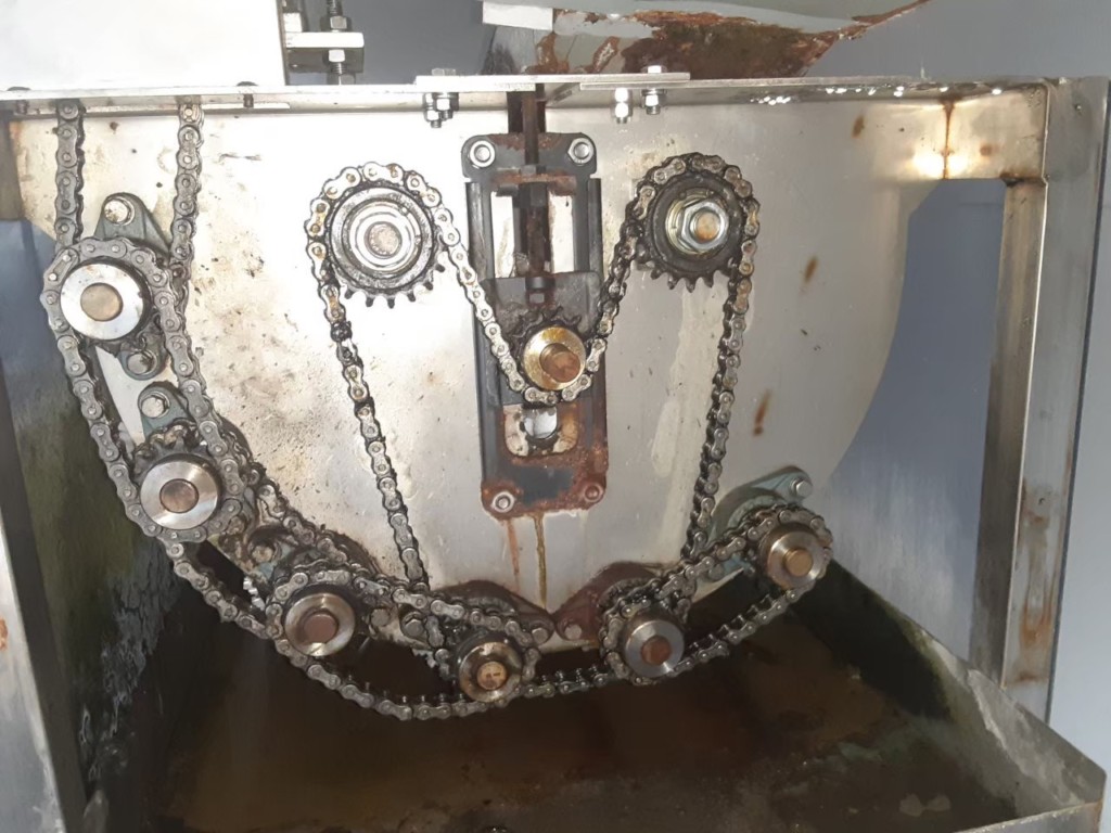 ボール洗浄機チェーン交換工事
