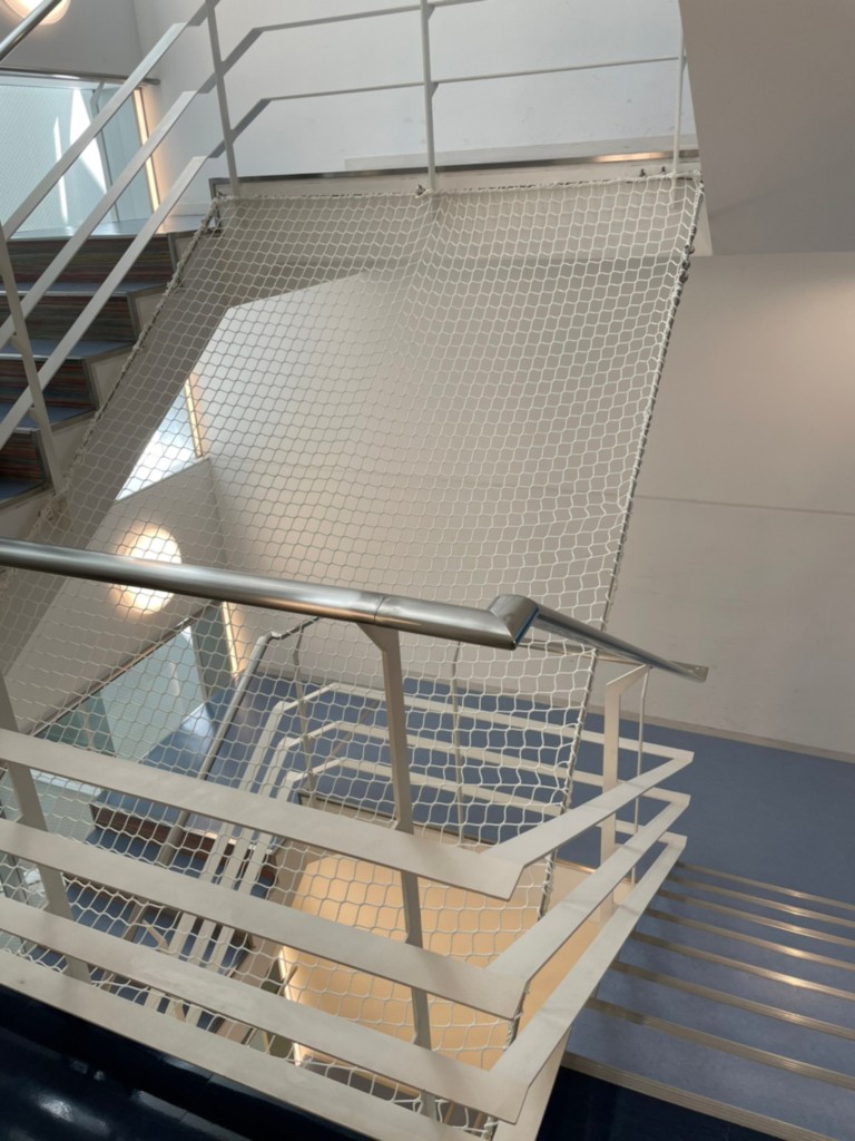 落下防止ネット設置工事