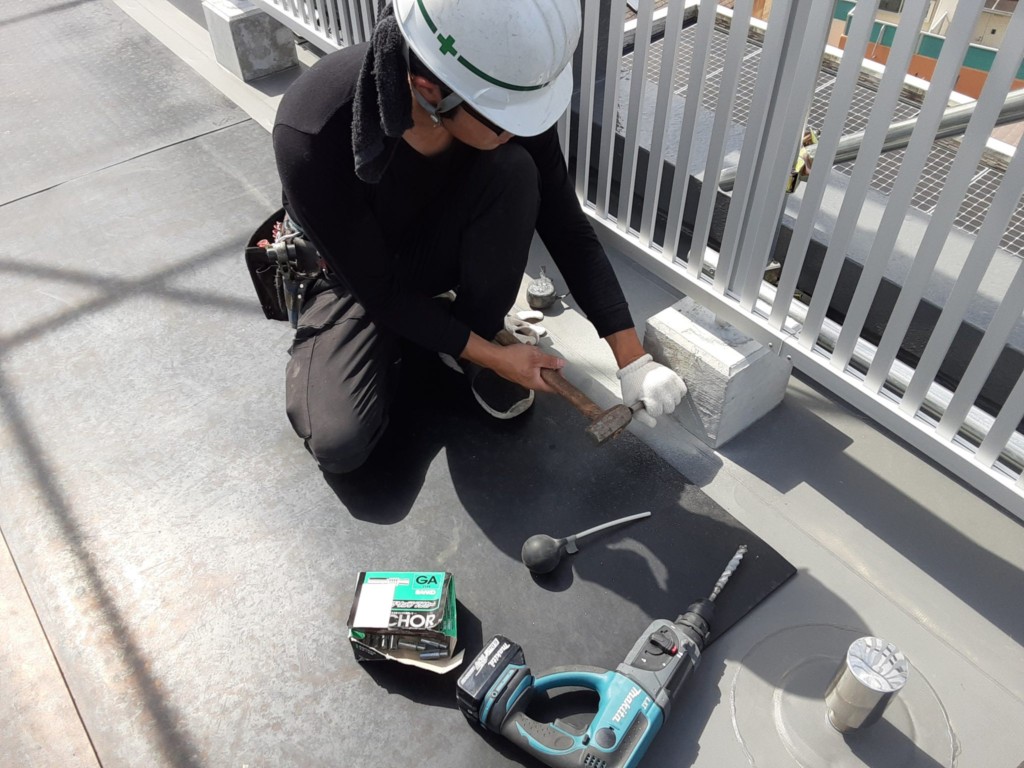 屋上ゴルフネット設置工事