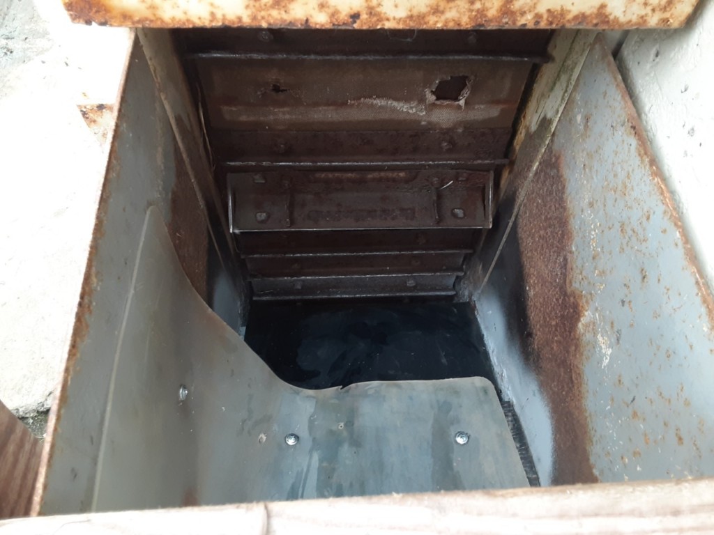 シュート補修工事