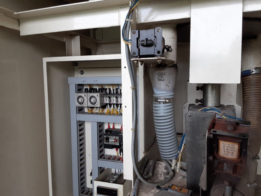 ボール貸出機改造工事