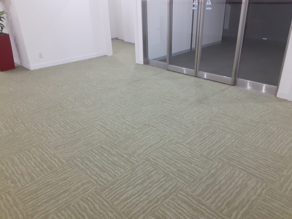 タイルカーペット貼替工事