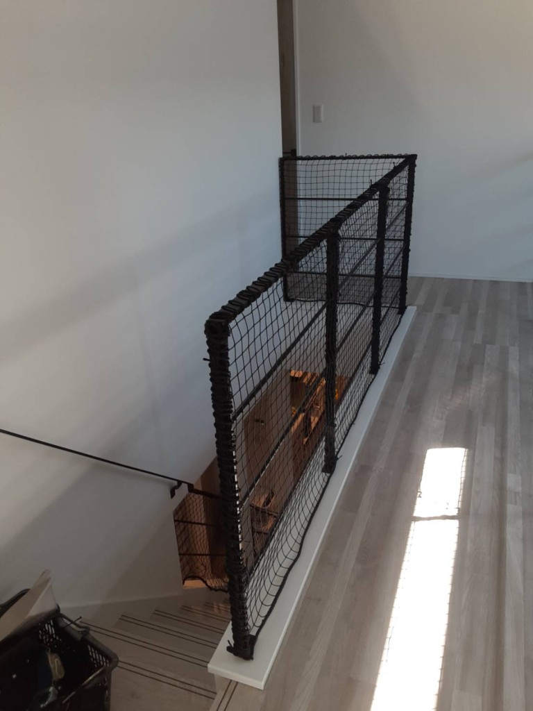 落下防止ネット設置工事