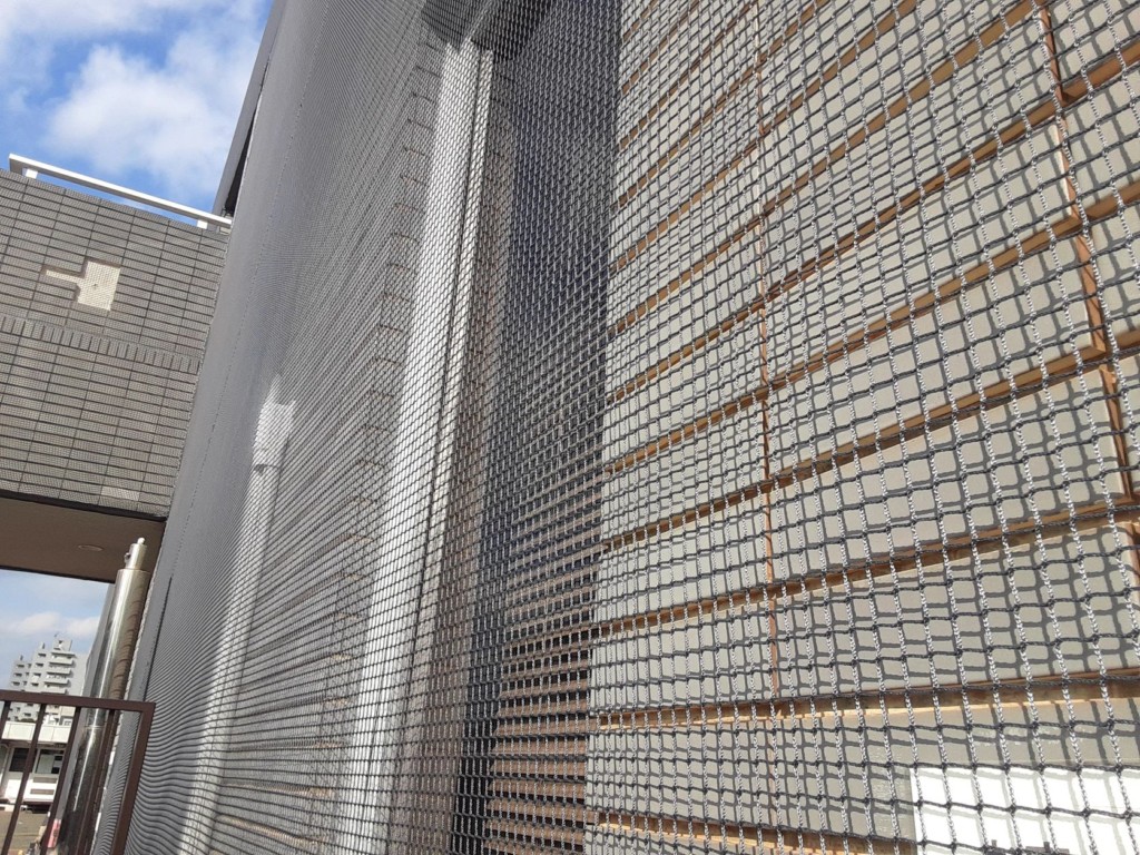 外壁剥落防止ネット設置工事