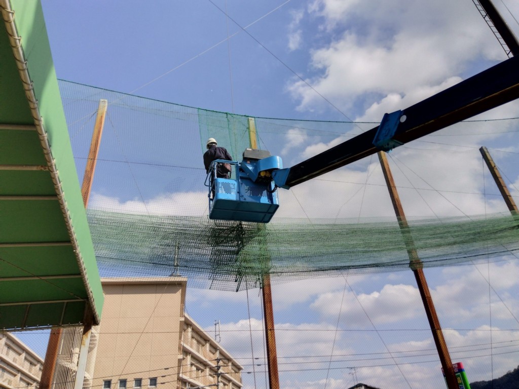 グラウンド防球ネット補修工事