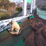 正面及び右サイドネット張替工事
