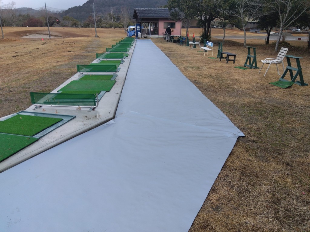 練習場打席廻り人工芝貼り工事