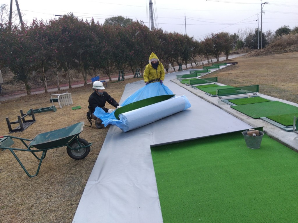 練習場打席廻り人工芝貼り工事
