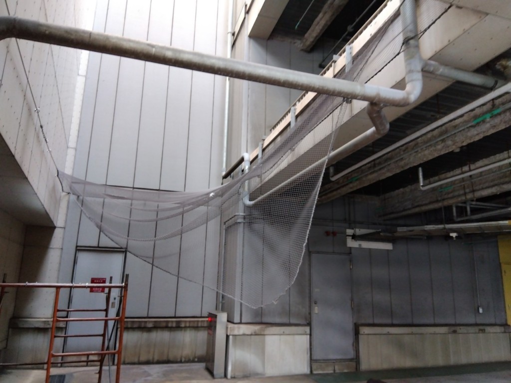 落下防止ネット張替工事