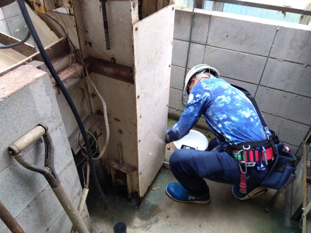 縦コンベアベルト交換工事