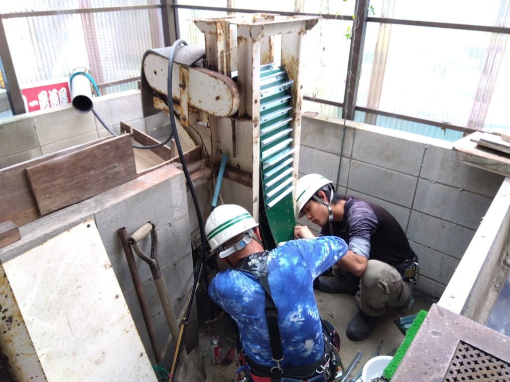 縦コンベアベルト交換工事