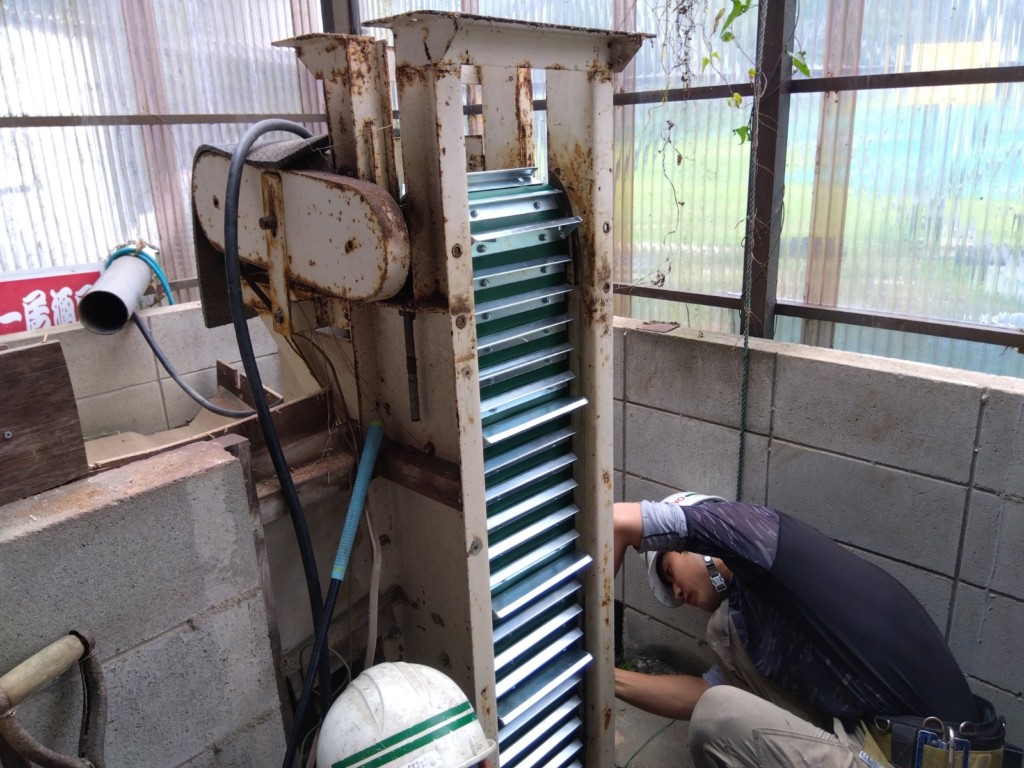 縦コンベアベルト交換工事