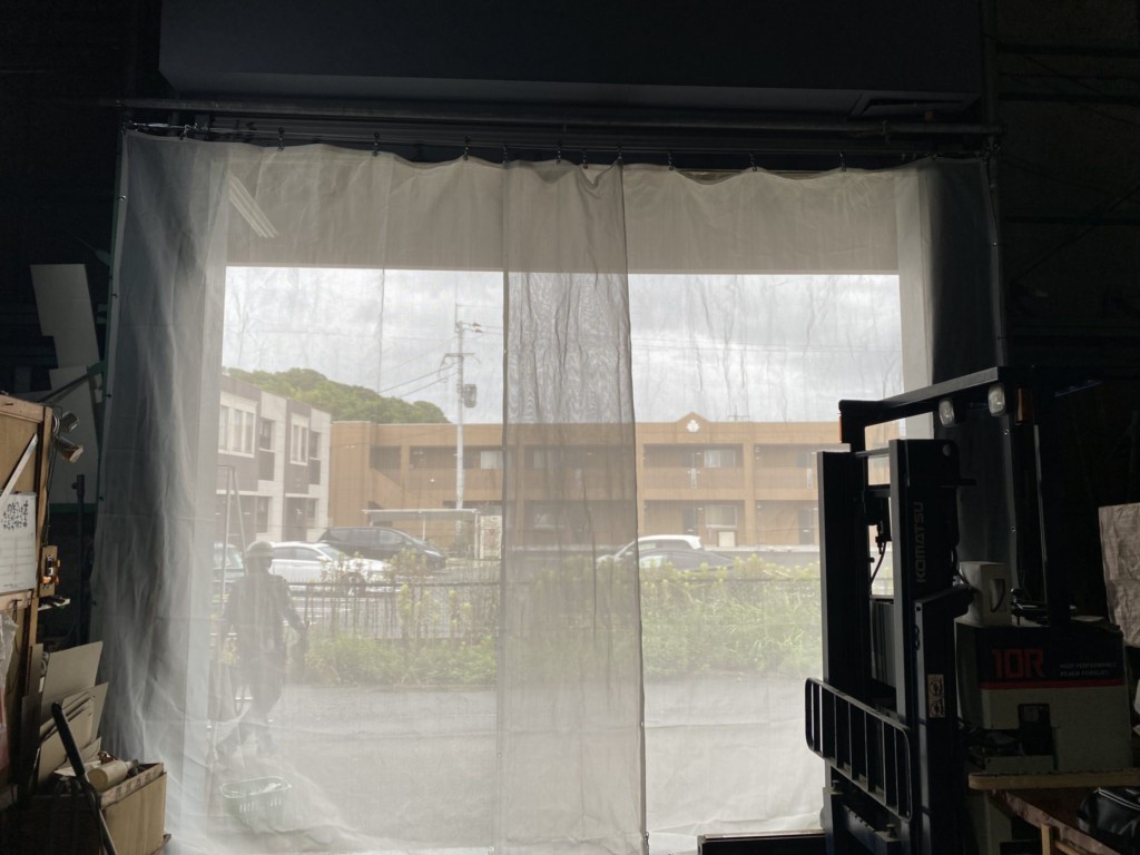 倉庫内防虫ネット設置工事