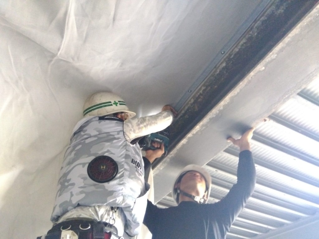 コンクリート剝落防止ネット設置工事