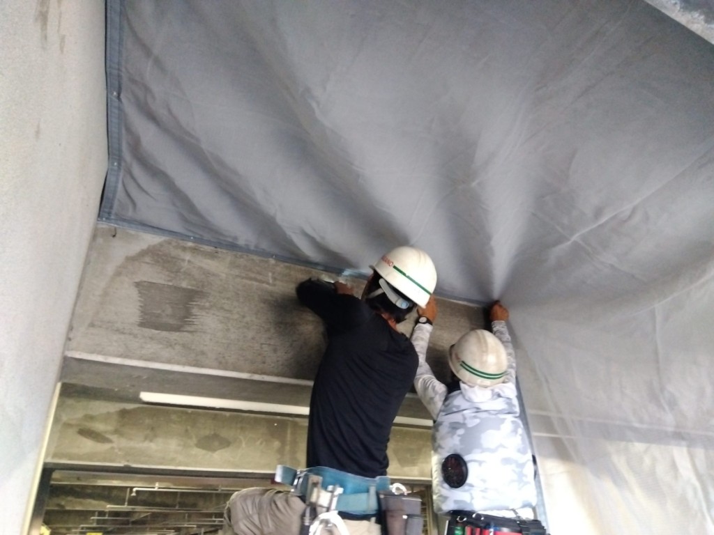 コンクリート剝落防止ネット設置工事