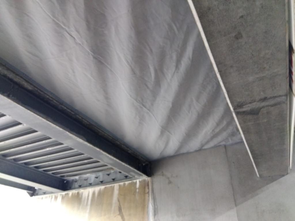 コンクリート剝落防止ネット設置工事