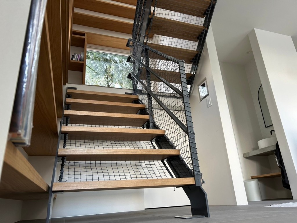 落下防止ネット設置工事